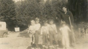 Force-Family-1950s-left-to-right-John-Walker-Louie-Tom-Cindy-cousin-Richard-Beaver-Jean-Beavers-Brother.-300x167