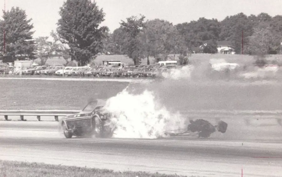 Shirley Muldowney funny car 02.jpg